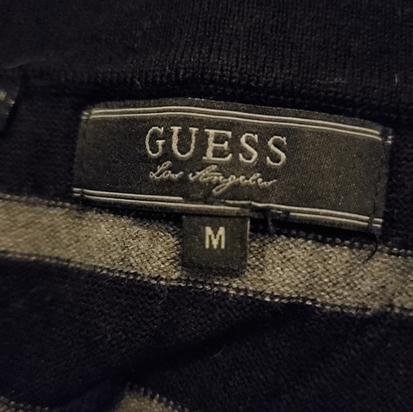 Women's long sleeve low shoulder Guess top. - Picture 2 of 3